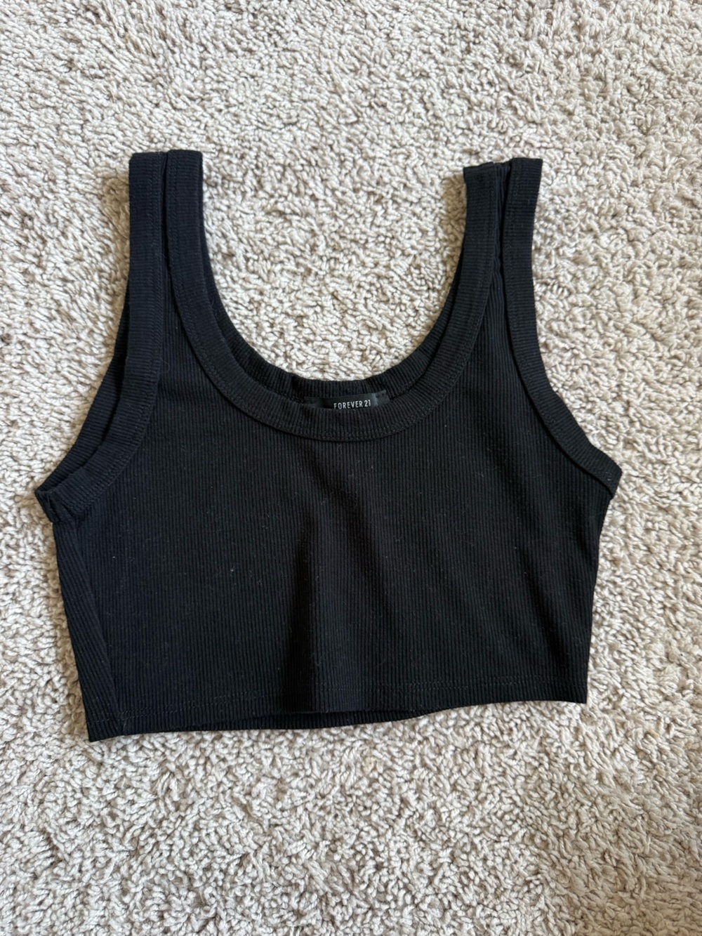 Black cropped tank